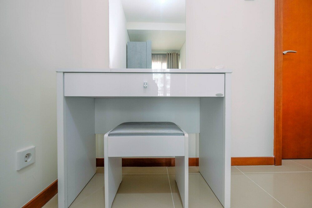 Фото Cozy and Minimalist 2br Green Bay Condominium Apartment