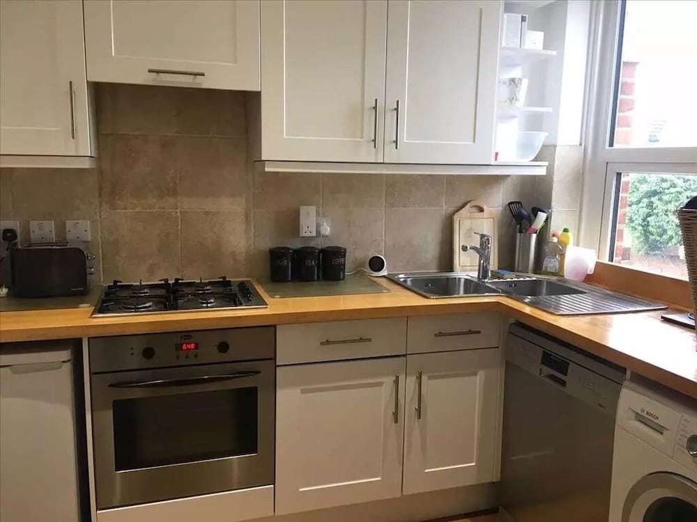 Фото Wilde Victorian Room & private Bathroom