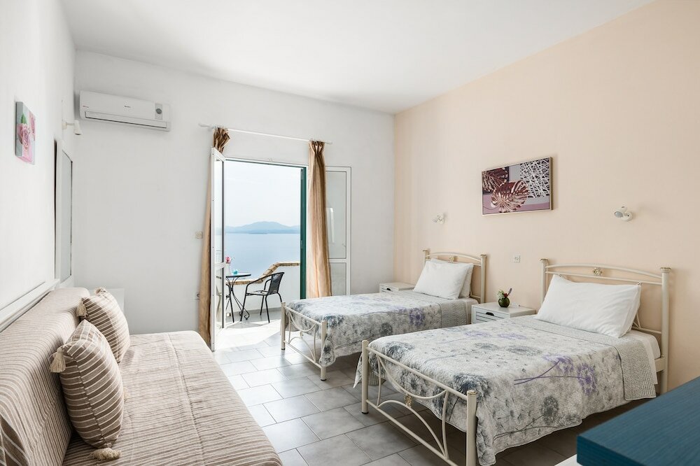 Фото Four-Bedroom Villa Eleni by Konnect, with Private Pool & Stunning Seaview