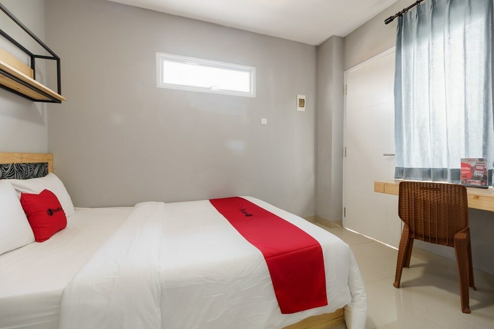 Фото RedDoorz near Plaza Atrium Senen