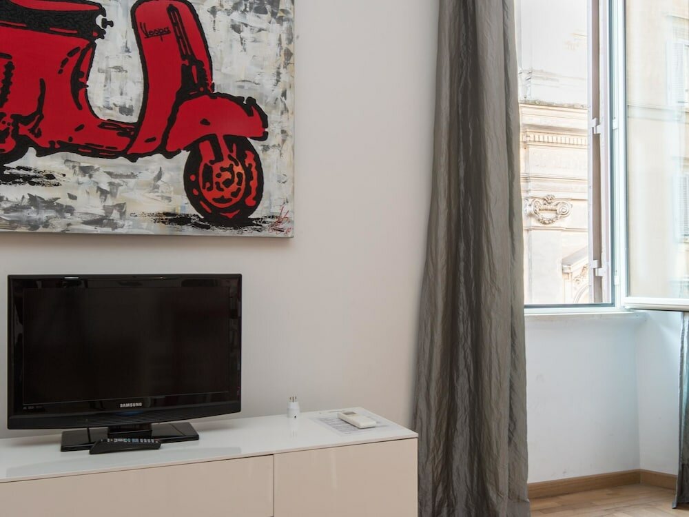 Фото Rsh Spanish Steps Luxury One Bedroom C