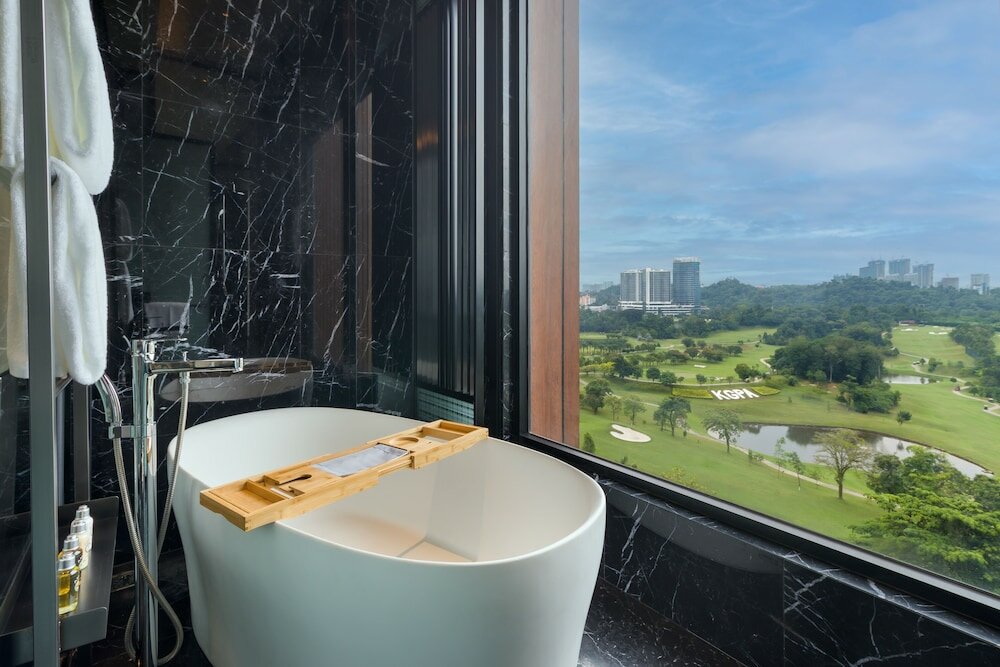 Фото M Resort & Hotel