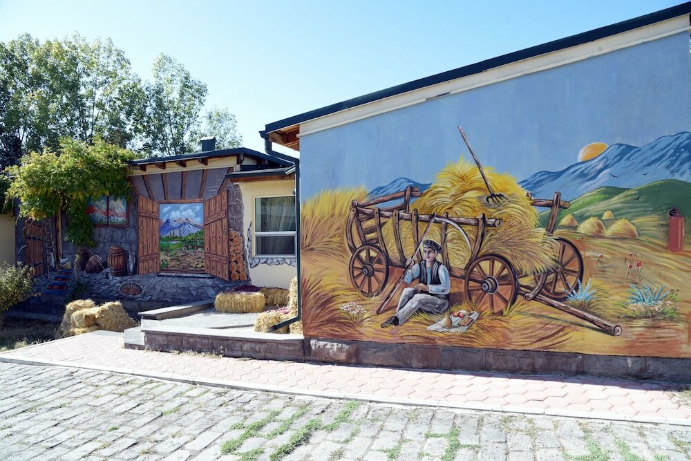 Фото Armenian Village Park Hotel