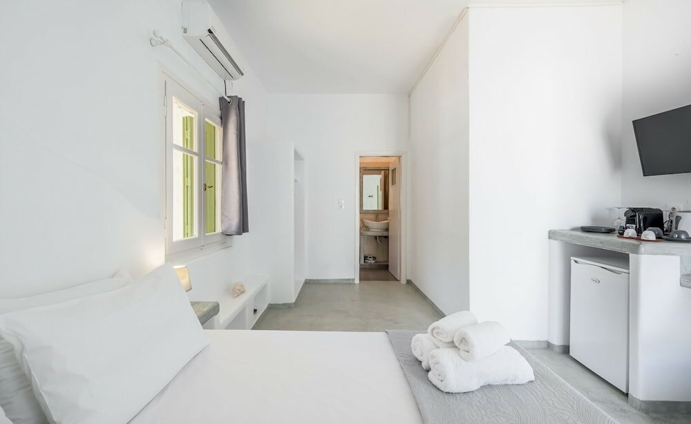 Фото Pente Elies Milos