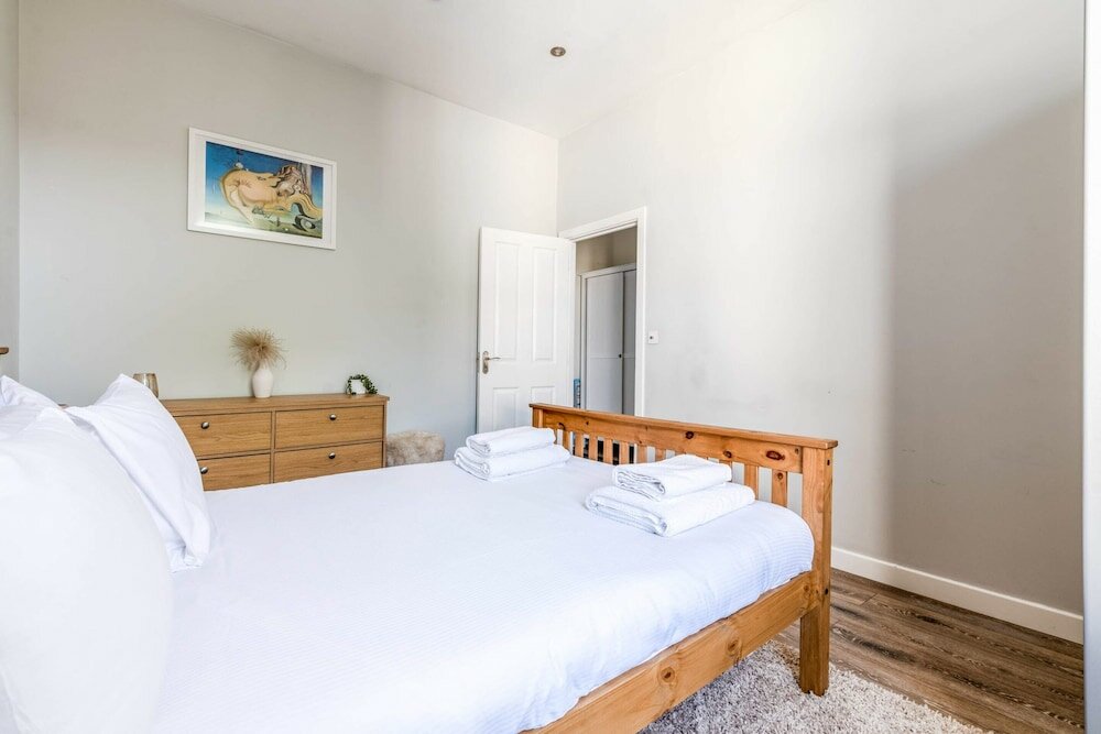 Фото Chic and Cheerful Flat in Willesden Green