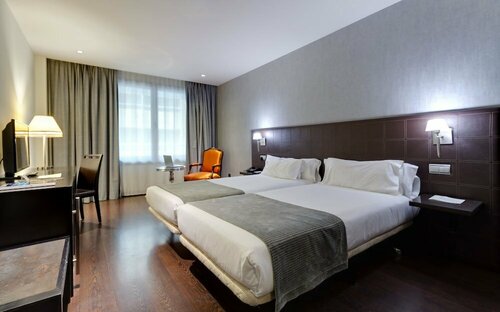 Внешний вид отеля Iberik Hotel Santo Domingo Plaza в Овьедо, фото 2