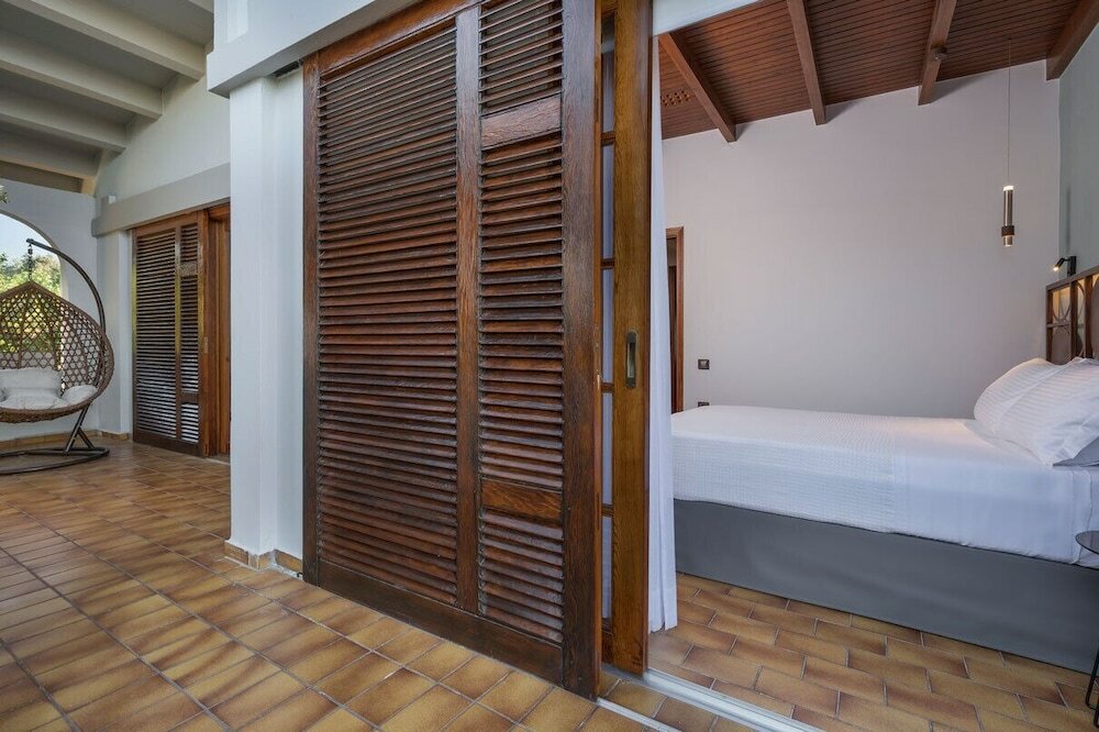 Фото Azatis Luxury Villa