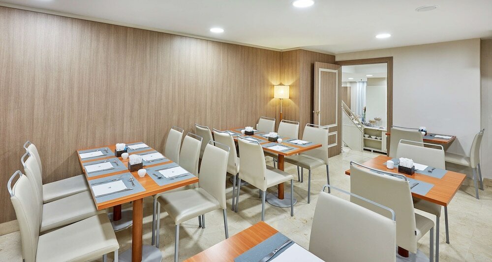 Фото Hotel NH Valencia Las Ciencias