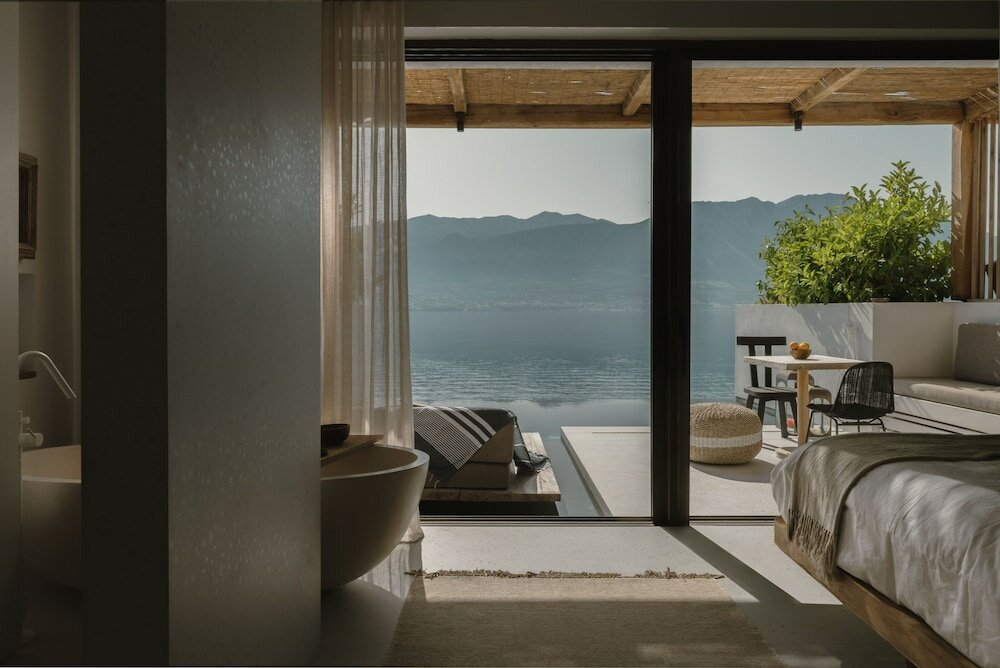 Фото Amethyst Selene Paleros