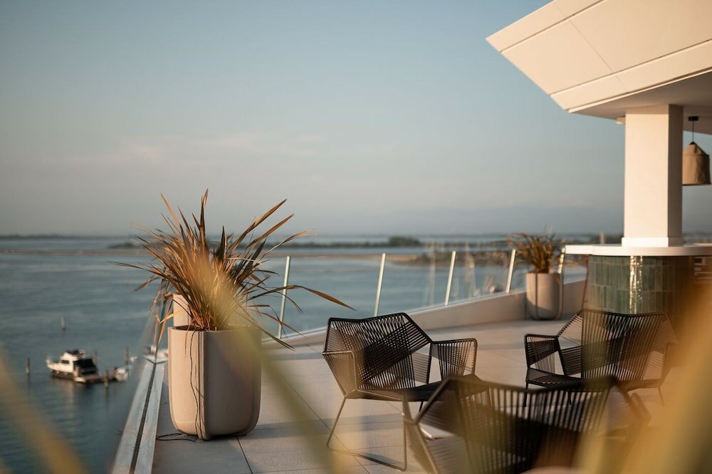 Фото Laguna Faro Suites - Adults Only & Free Beach