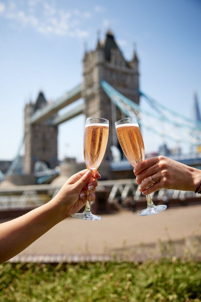 Фото The Tower Hotel