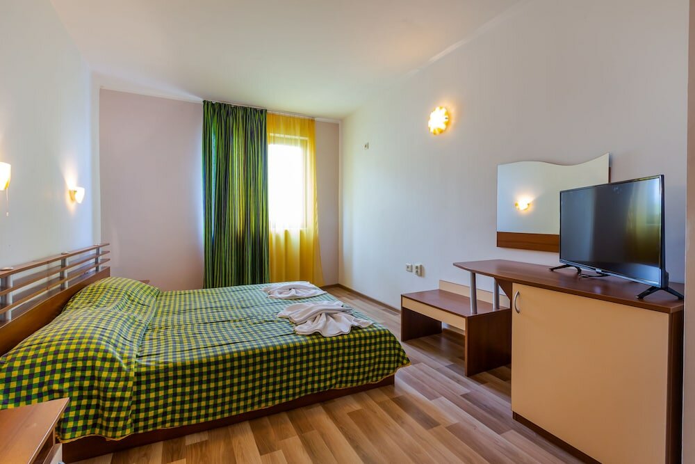 Фото Family Apartment in Dafinka Guest House