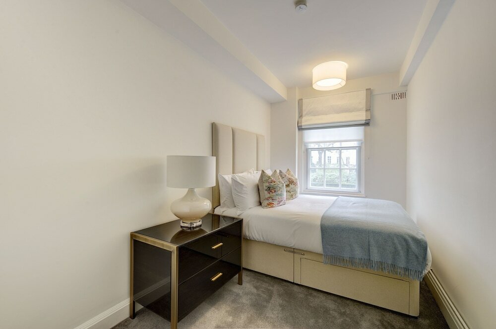 Фото Pelham Court Apartments