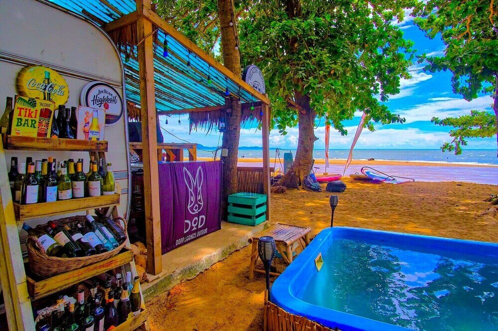 Фото Beach House Camp