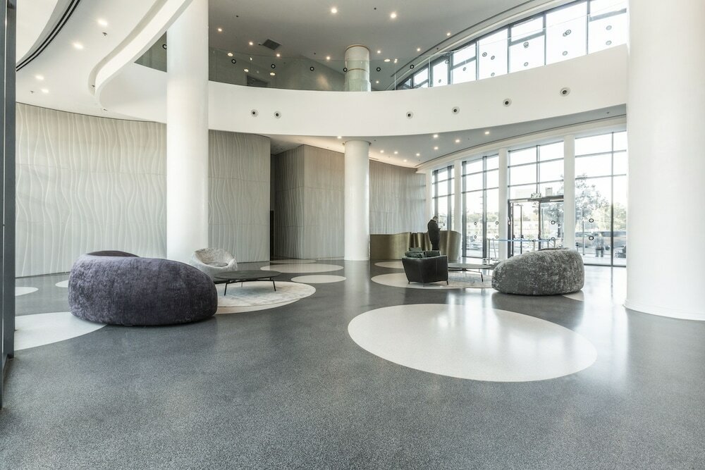 Фото AirTLV - Menachem Begin Apartment