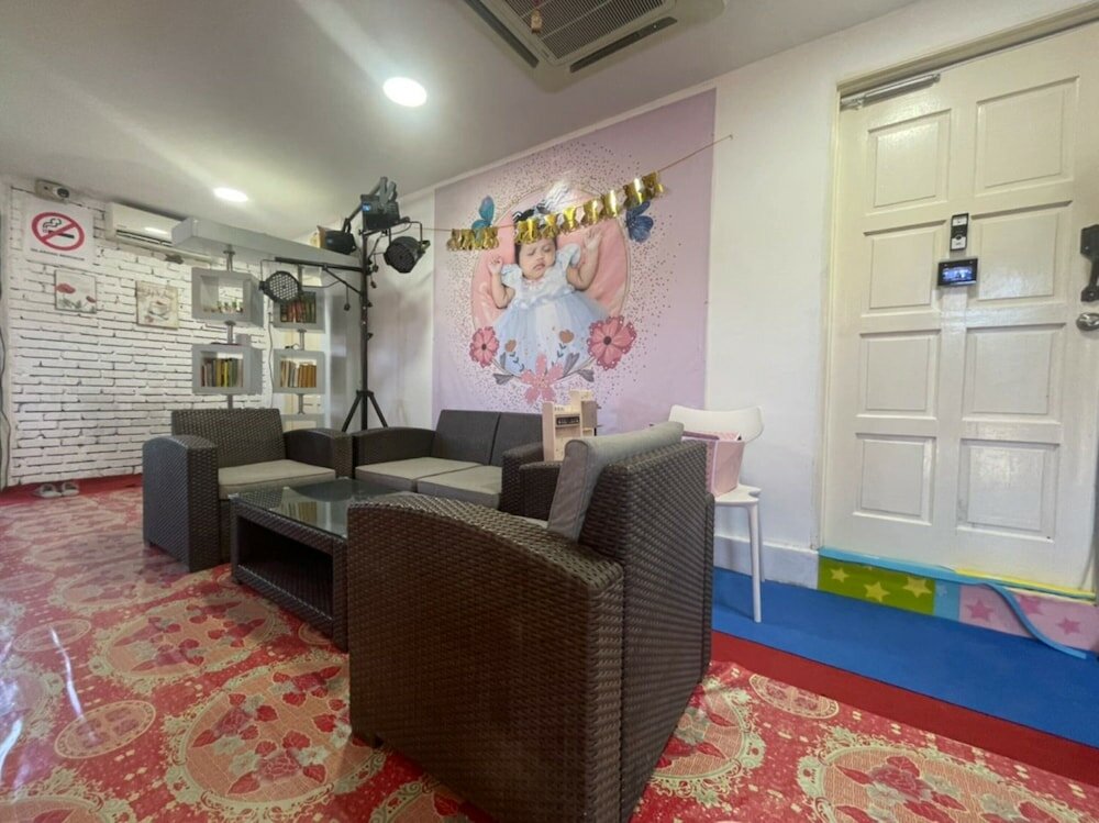 Фото Oyo Home 90370 D'tampi Homestay