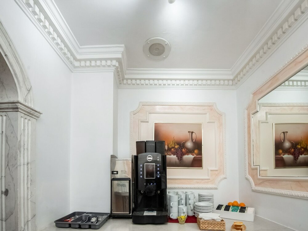 Фото St Georges Hotel Pimlico