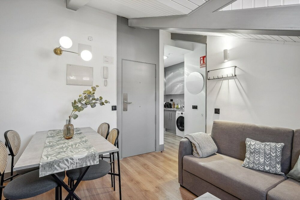 Фото Limehome Madrid Calle de Santa Ana