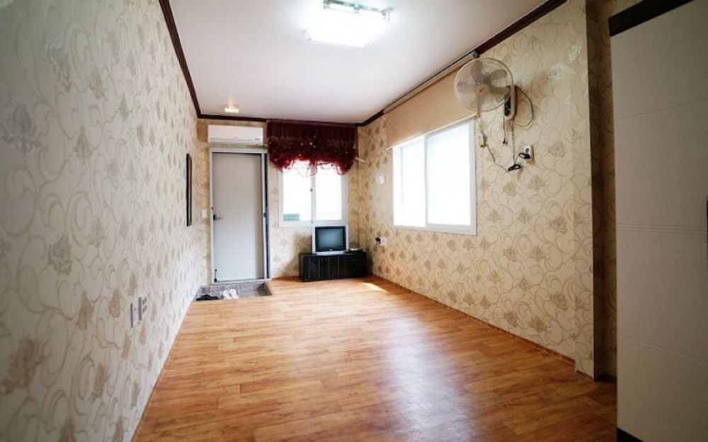 Фото Buan Chilkdeokgol Pension