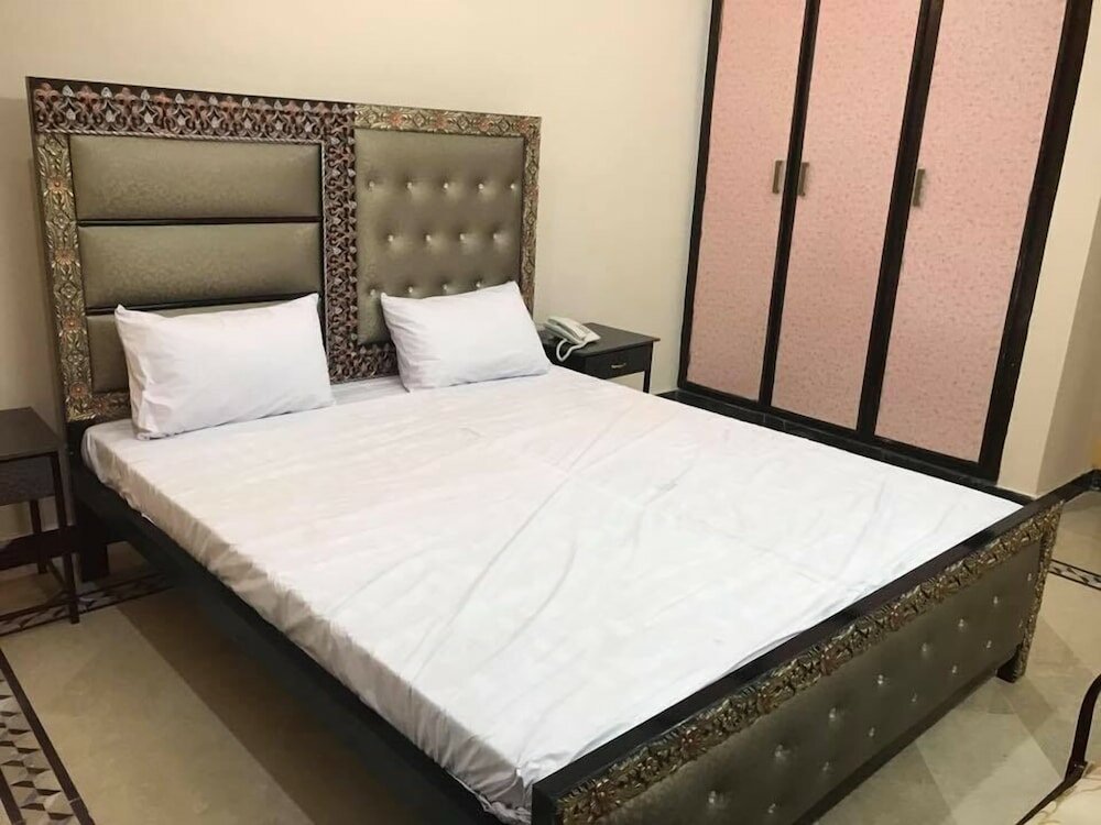 Фото Al Harmain Restaurant