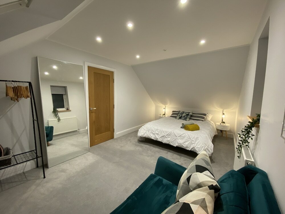 Фото 5 Star Unique Luxury Detached Apartment in Windsor