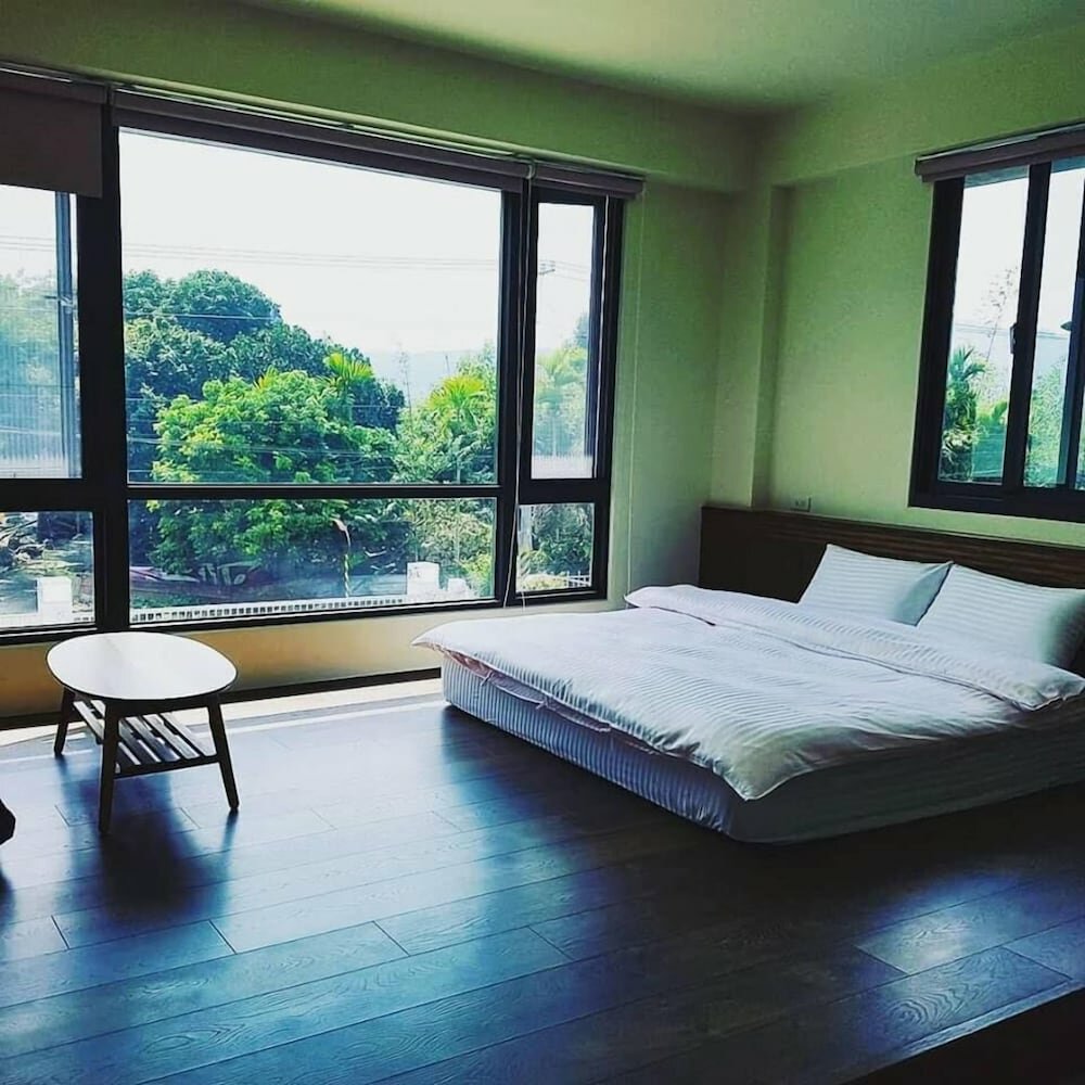 Hotel Owl i Got IT Friendly Family B&b, Earth, photo