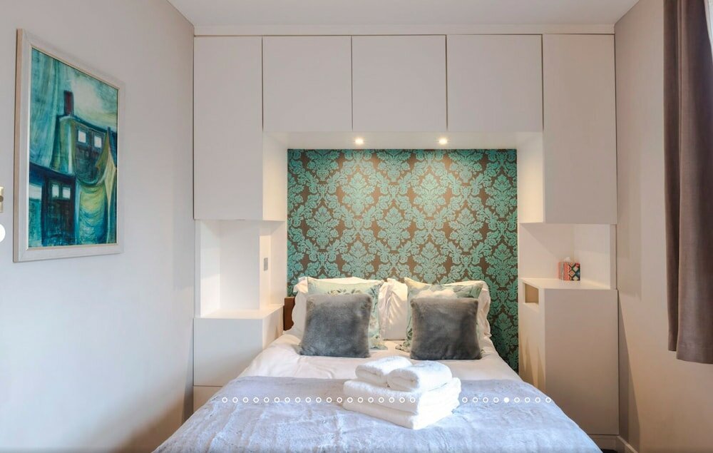 Фото Neon Dream Playfull 2 bedroom