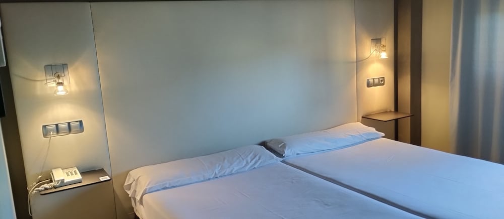 Фото Hotel Almirante