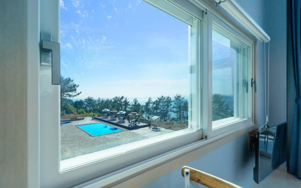 Фото Yeosu Beach Castle Pension