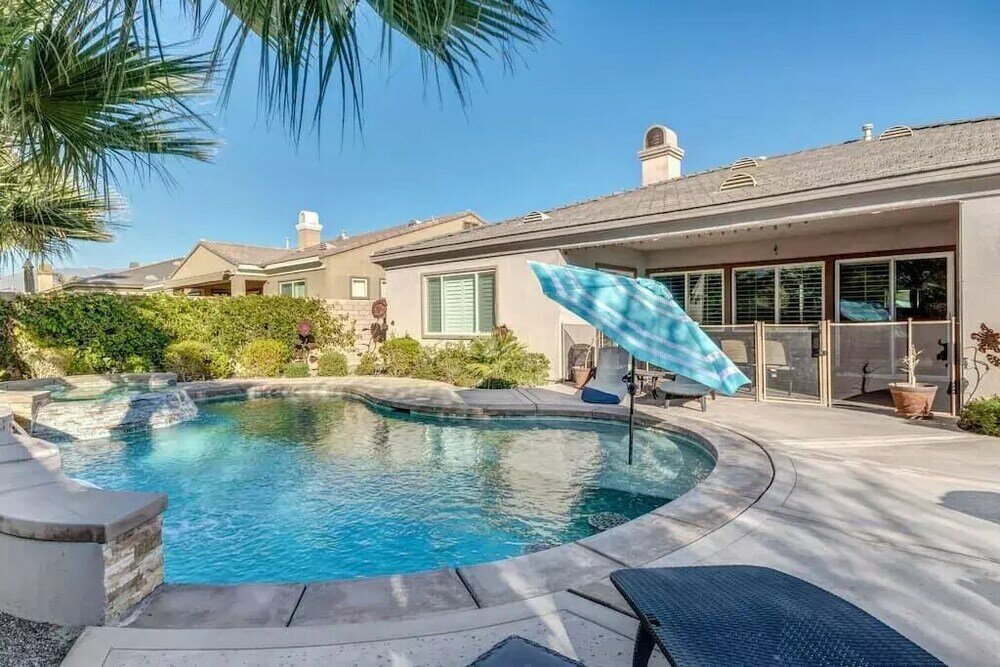 Фото Lux Desert Oasis w saltwater pool near Coachella