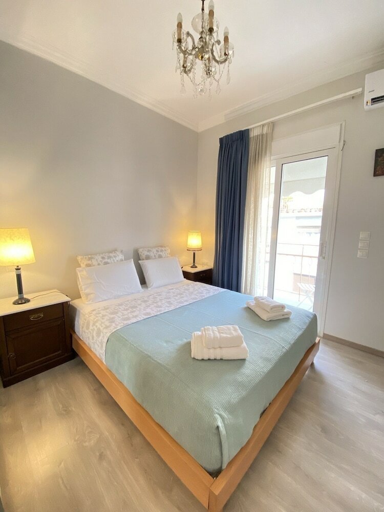 Фото A Skip Away from the Acropolis Museum