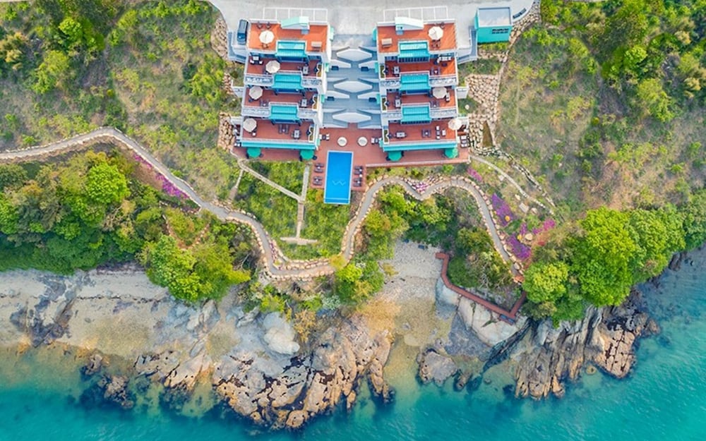 Фото Yeosu Marine Terrace Poolvilla