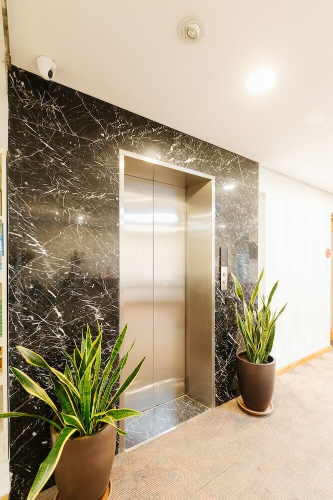 Фото Hb Serviced Apartment - 121b Quan Hoa