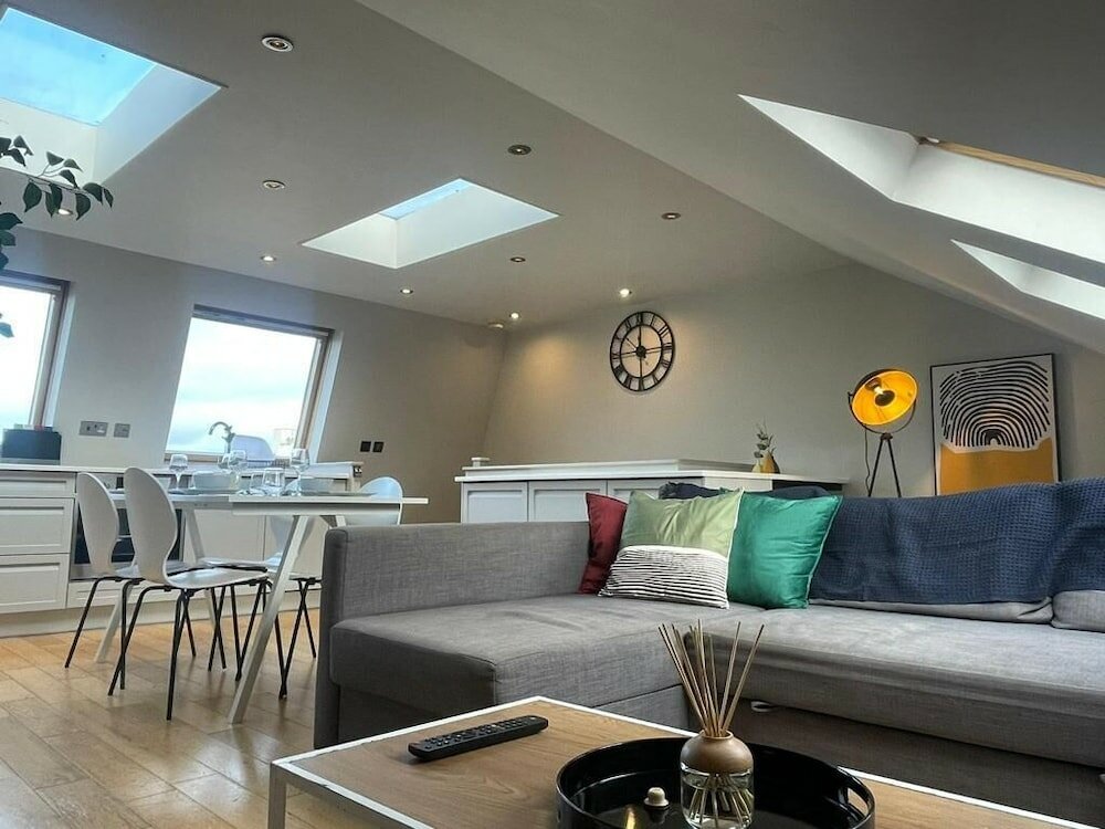 Фото Modern Two Bedroom Apartment in Fulham by Sojo Stay