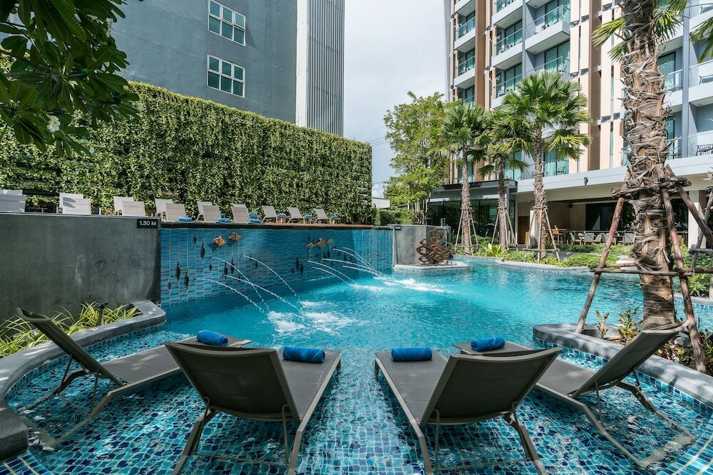 Фото Hotel Amber Pattaya