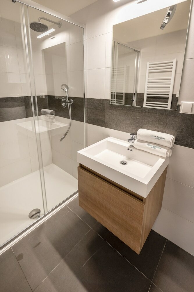 Фото Letna Garden Suites