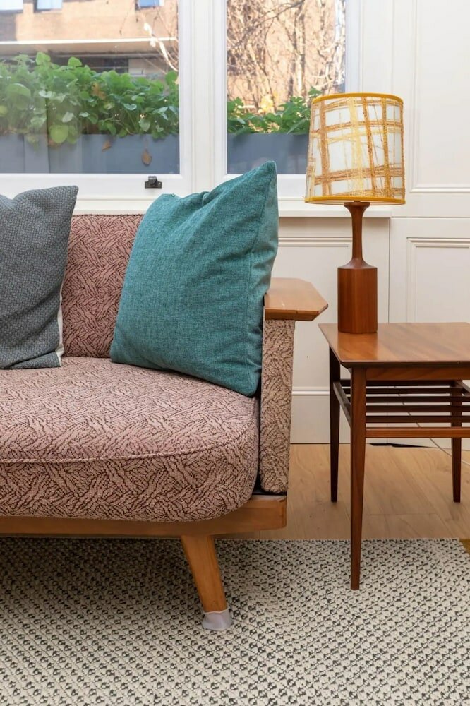 Фото Spacious and Bright 2 Bedroom Flat in Kentish Town