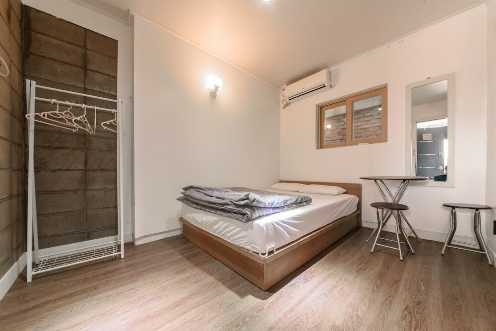 Фото Itaewon Yellow Guesthouse