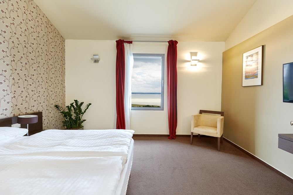 Фото Villa Patzay Borhotel