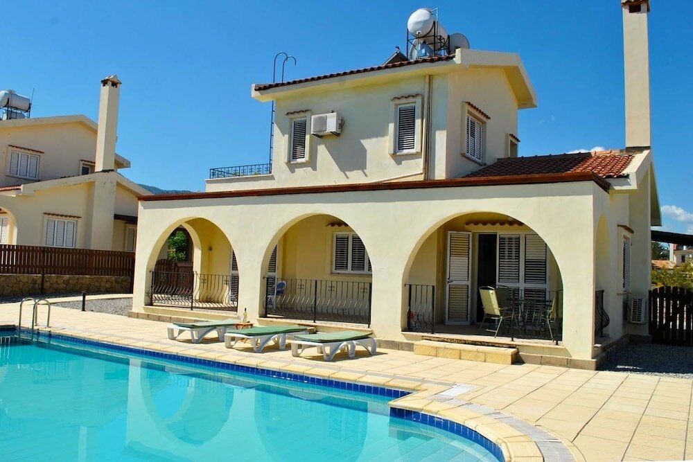 Фото Villa Thornburry by Amy Villas