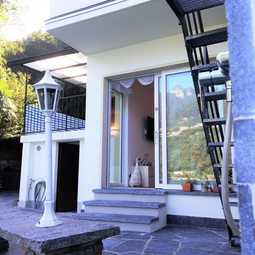 Фото Direct on Lugano Lake: Take a Swim From Your Villa