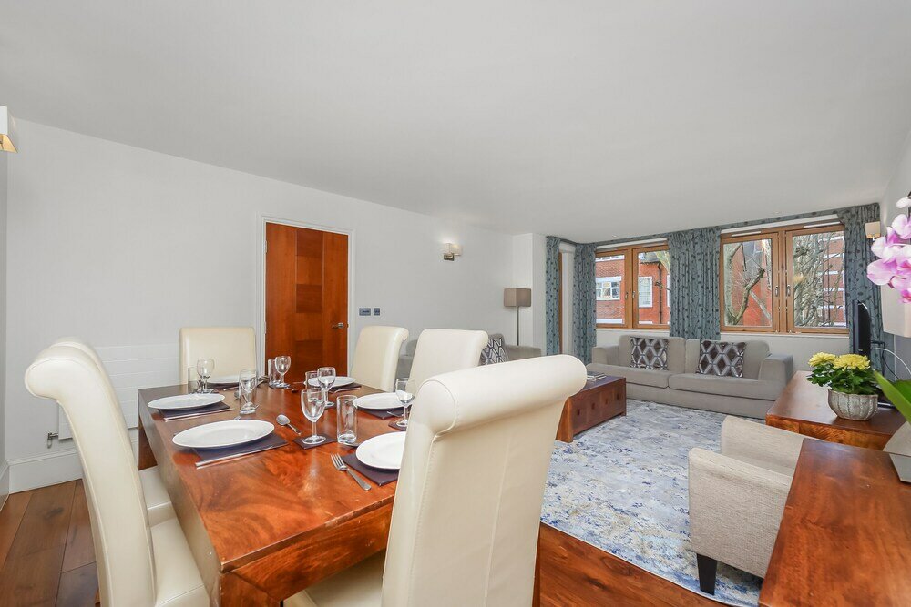 Фото Tavistock Place Apartments