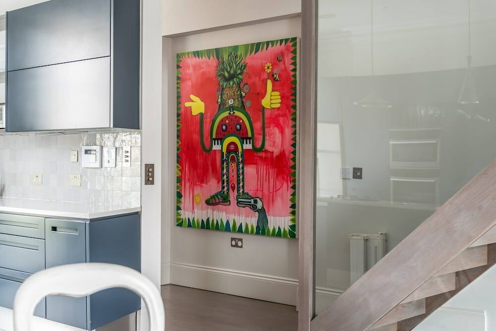 Фото Fantastic 4 Bed House in Iconic Camden