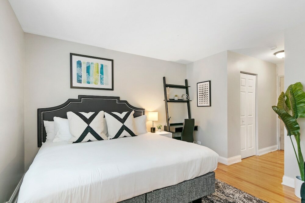 Фото Studio in the Heart of Lakeview