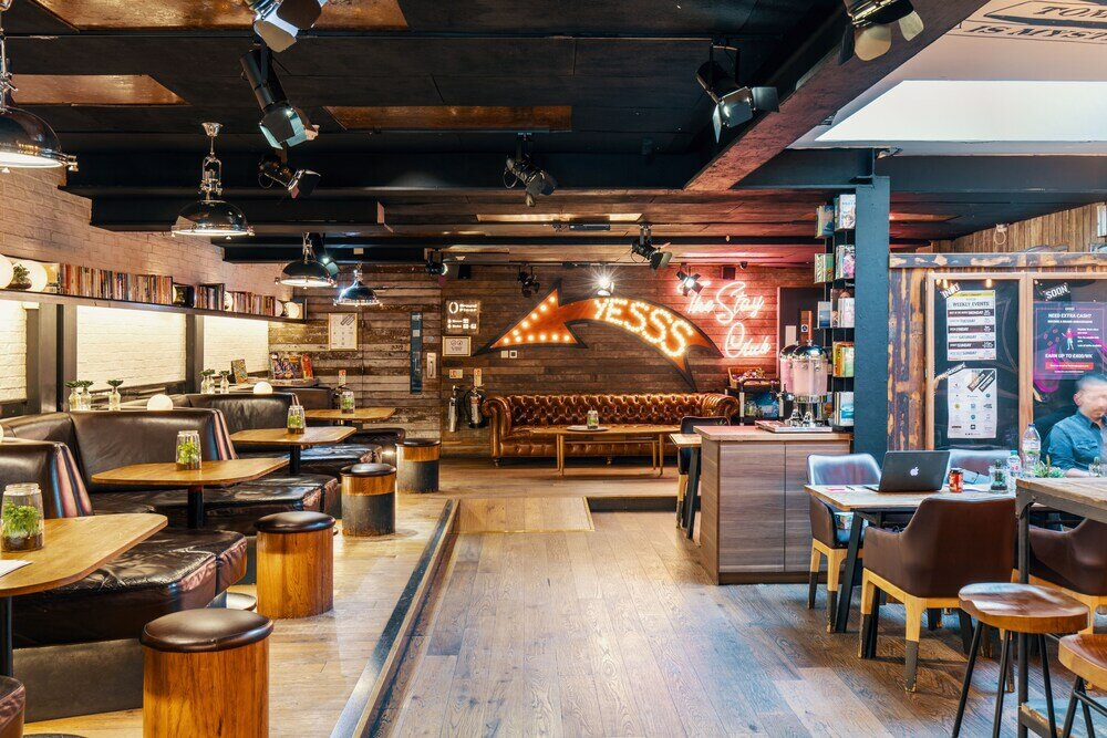 Фото 1n Student Hotel Camden - Students Only