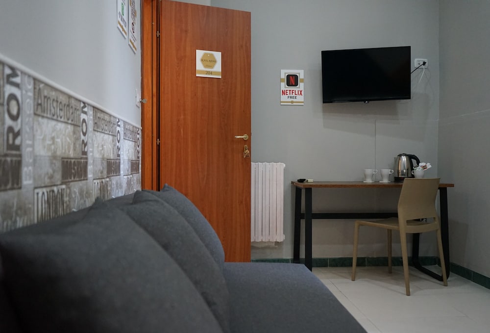 Фото Royal Rooms Station Napoli