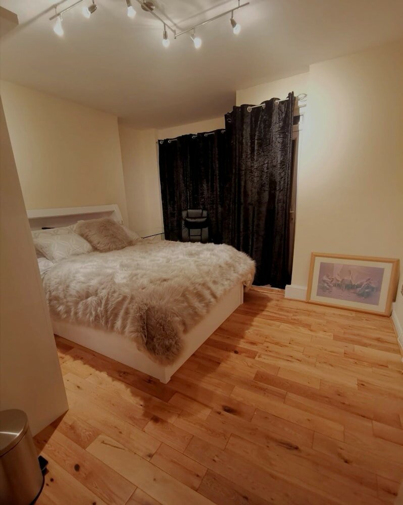 Фото Umbrella Properties Woolwich London