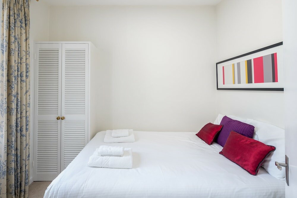 Фото Altido Social Distancing for 4 in Earl's Court