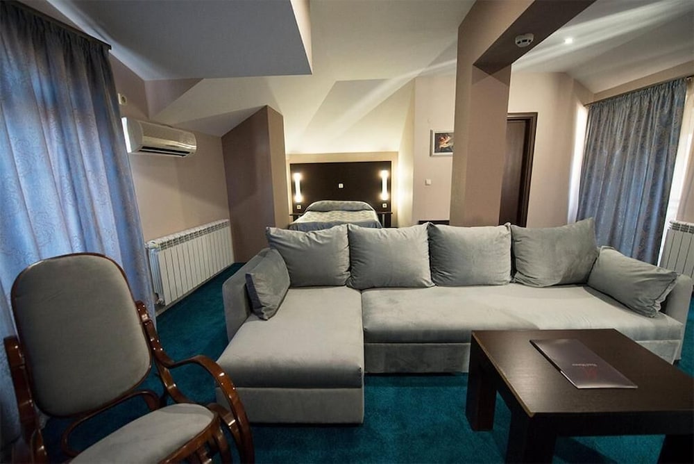 Фото отеля 3