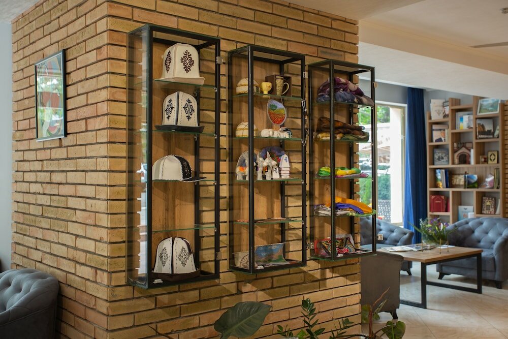 Фото B Hotel Bishkek